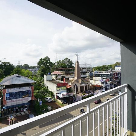 Quilon Residency Kundara Hotel Perumanseri Ngoại thất bức ảnh