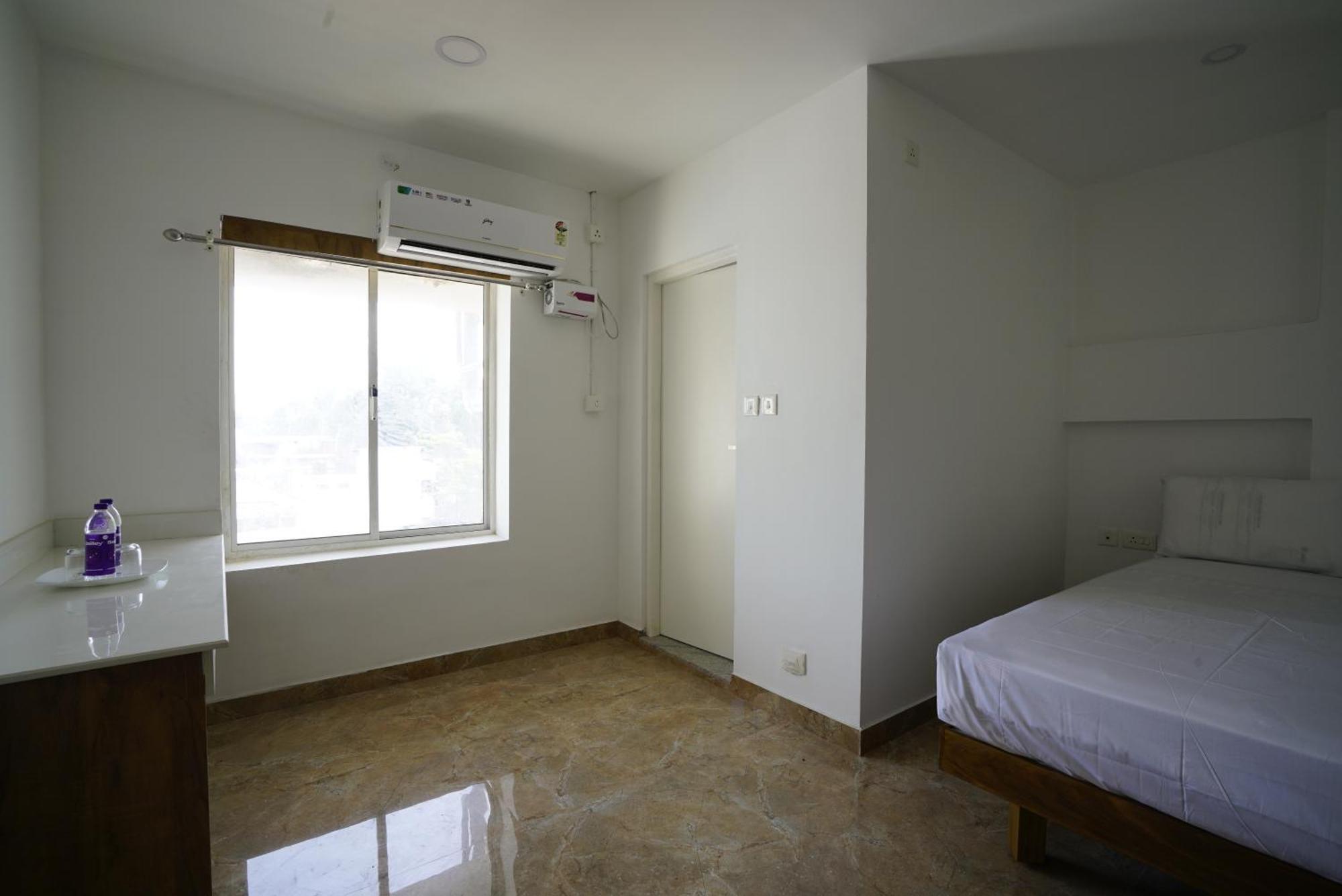 Quilon Residency Kundara Hotel Perumanseri Ngoại thất bức ảnh