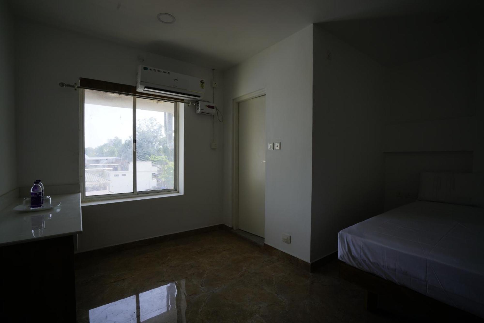 Quilon Residency Kundara Hotel Perumanseri Ngoại thất bức ảnh