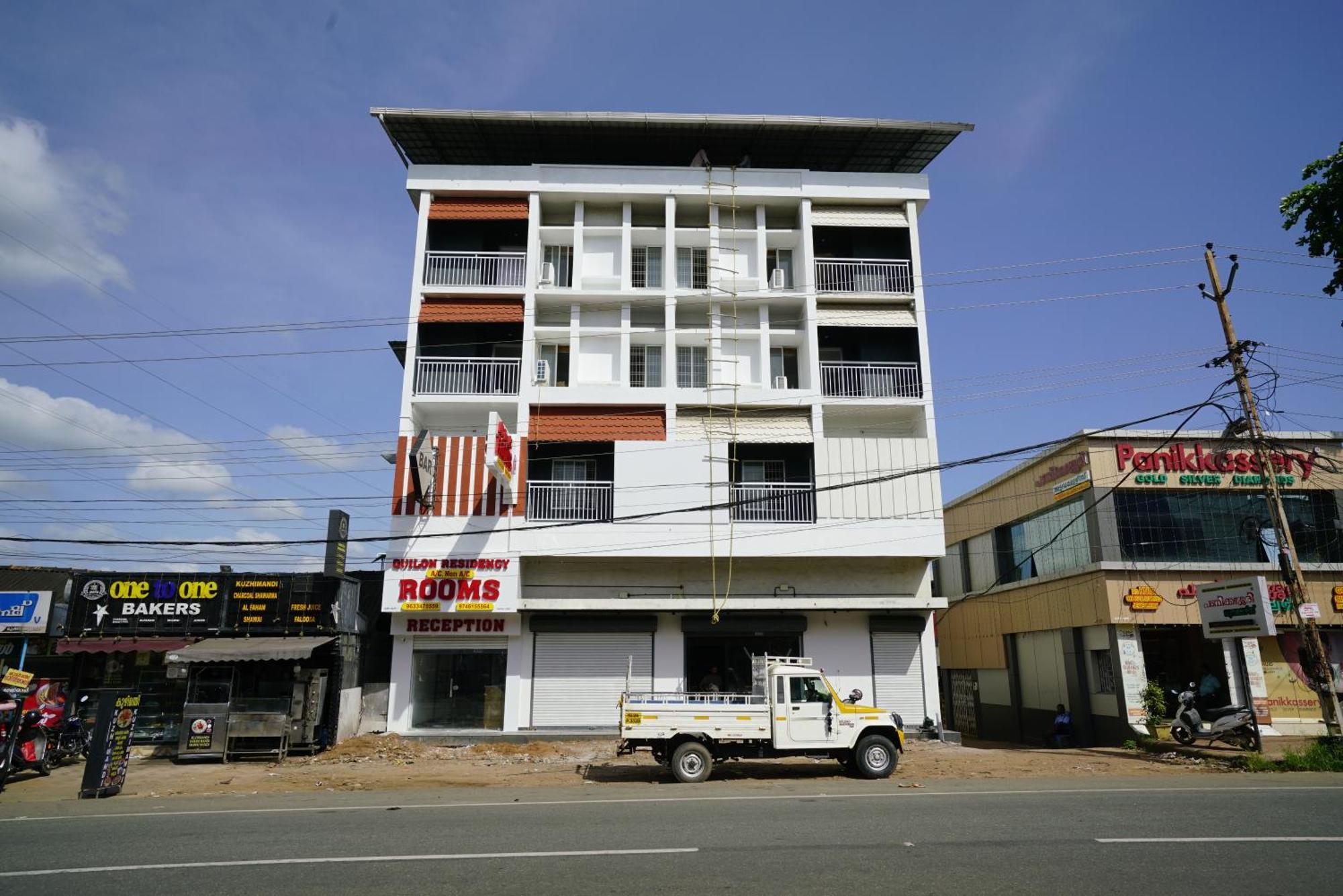 Quilon Residency Kundara Hotel Perumanseri Ngoại thất bức ảnh